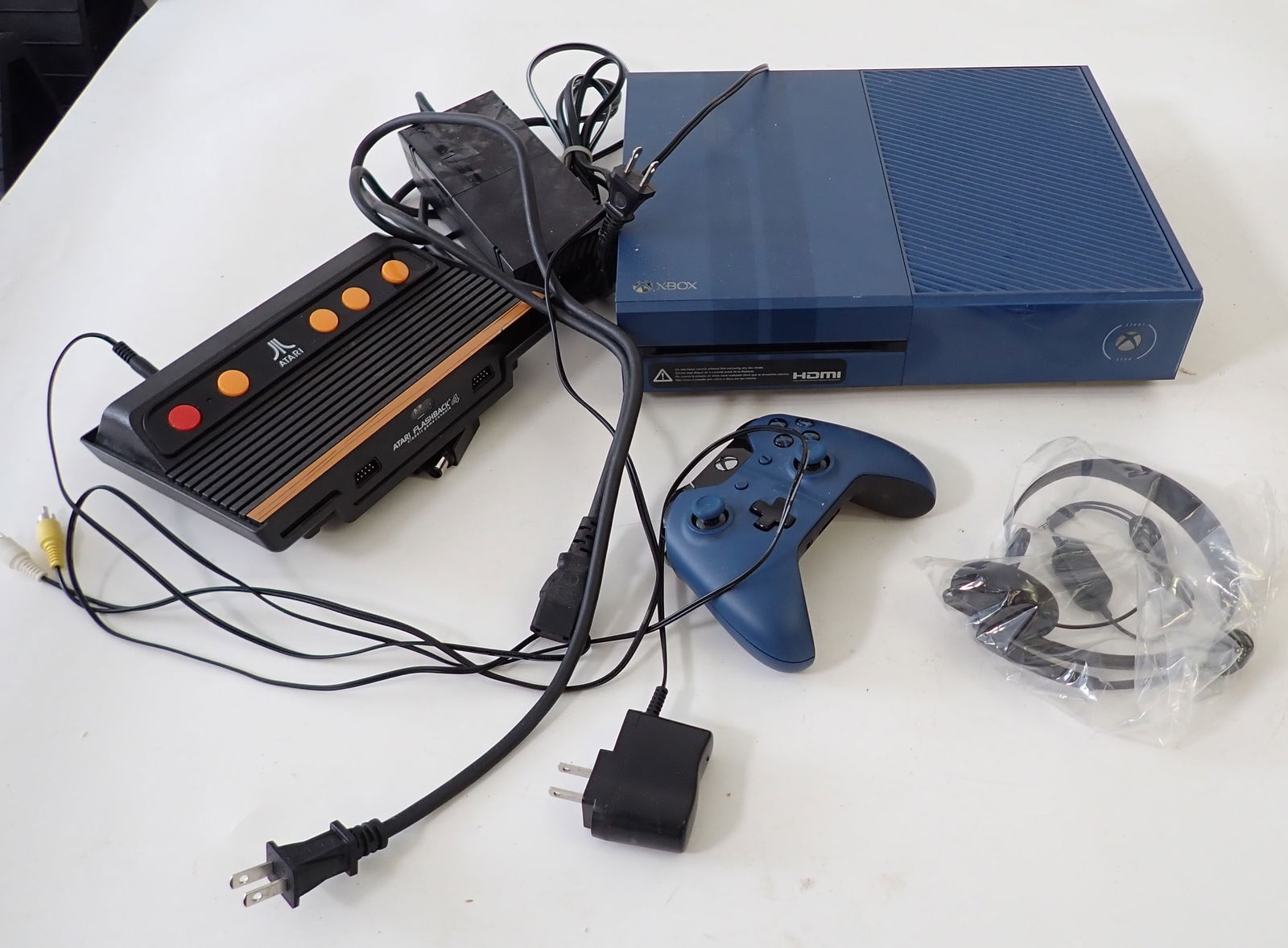 Xbox One Console Atari Throwback & Misc (1 of 9)