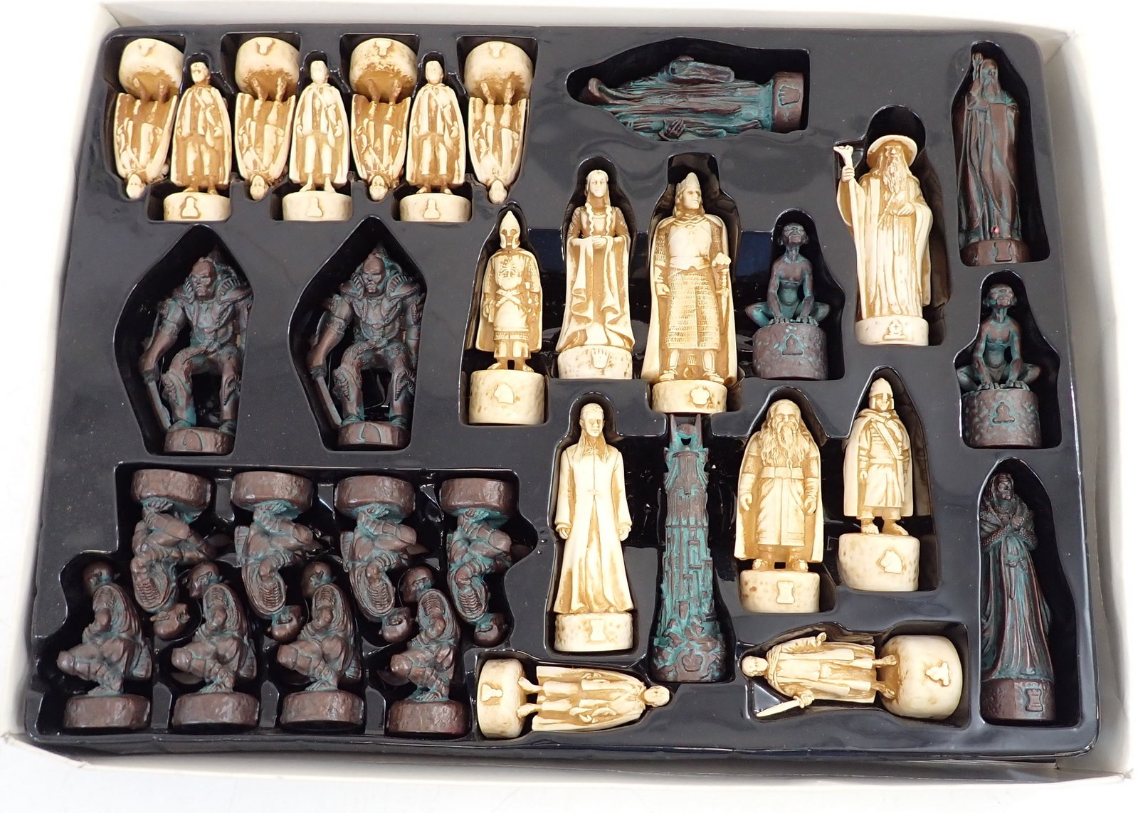 Lord of The Rings Chess Set: Getting all pictured