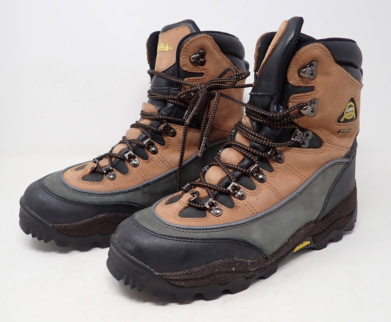 Cabelas Hiking Boots Auction