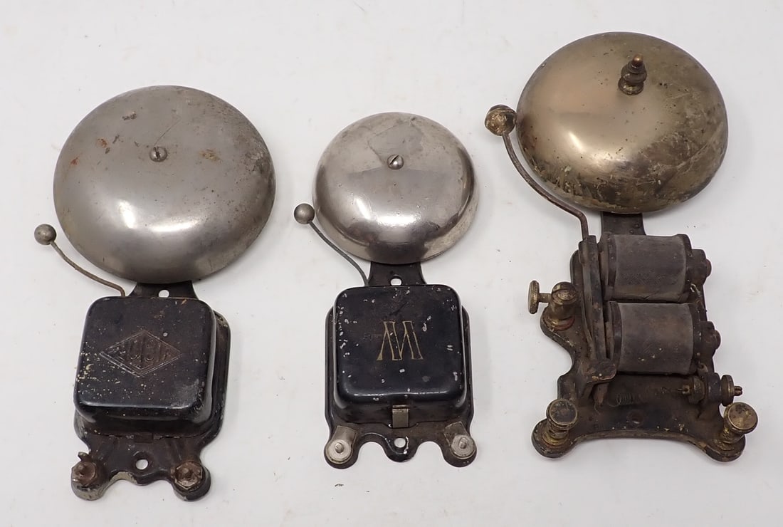 Doorbells including Brass: Largest is apprx 3 3/4" in diameter