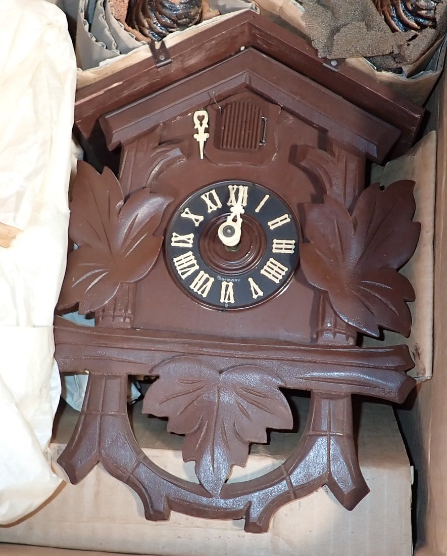 8 Day Cuckoo Clock (1 of 7)