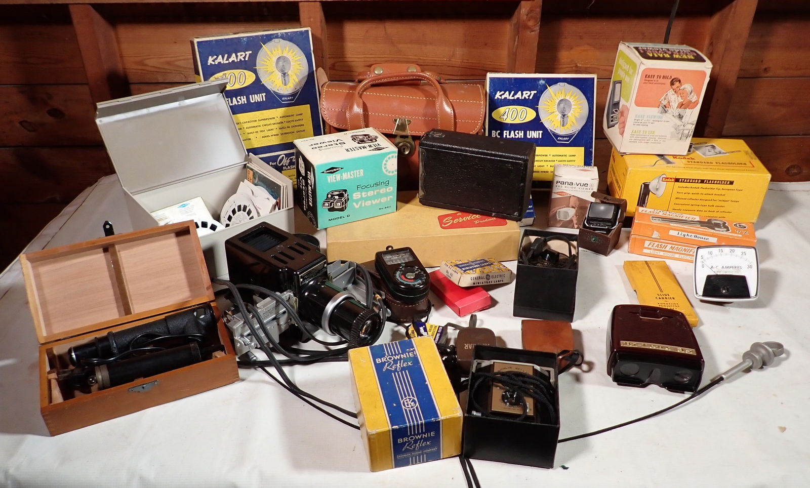 Kodaslide Projector Viewmaster Photography Equipment (1 of 12)