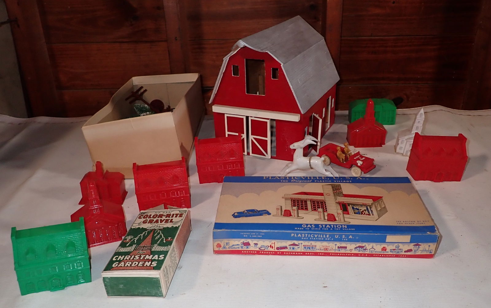 Balsa Wood Barn Plasticville Gas Station & Misc (1 of 7)