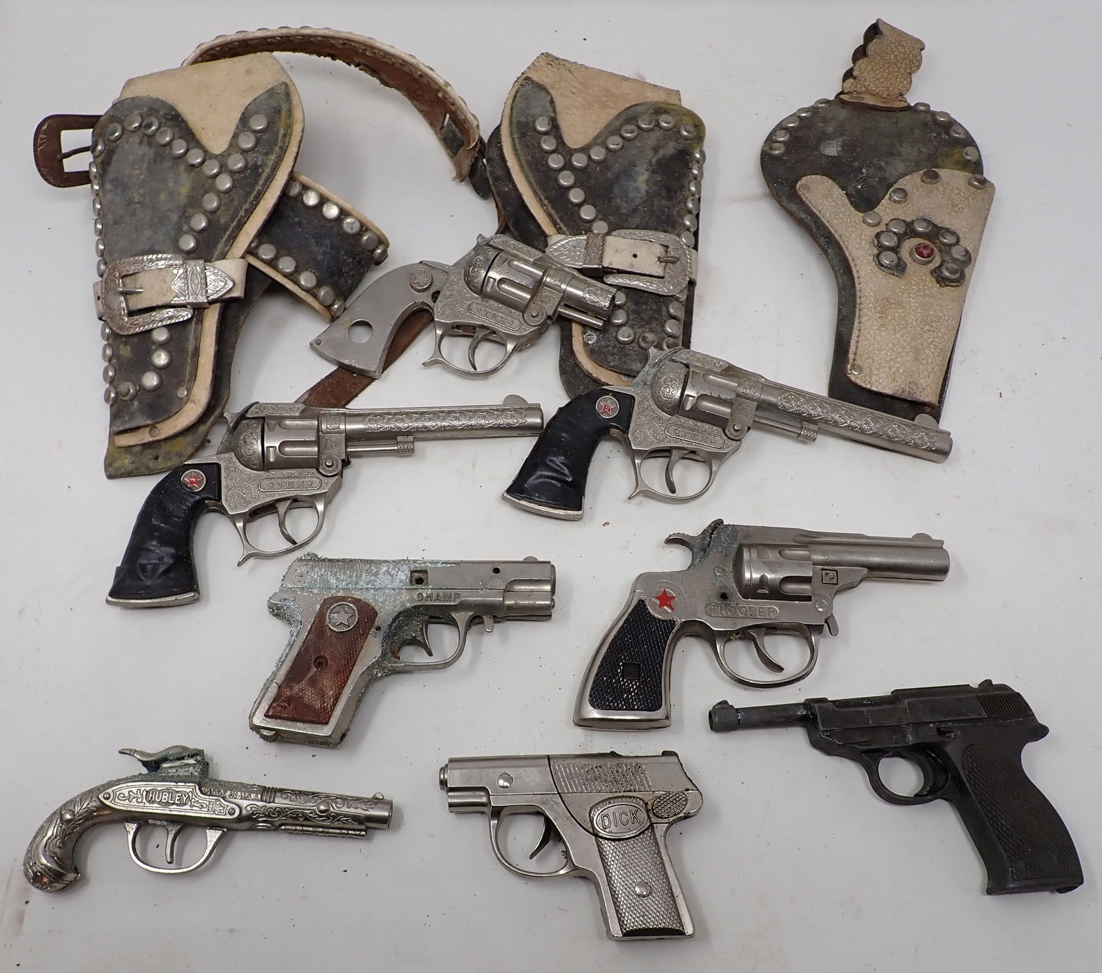 Cap Guns & Holsters: Getting all pictured