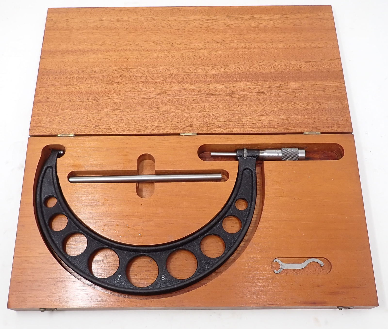 Brown & Sharpe 7-8 Outside Micrometer (1 of 3)