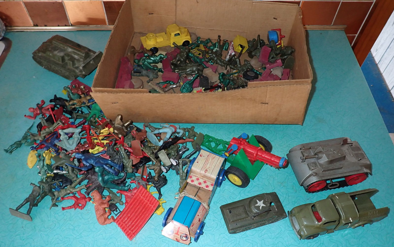 Marx Tank Bell Telephone Truck Misc Toys (1 of 7)