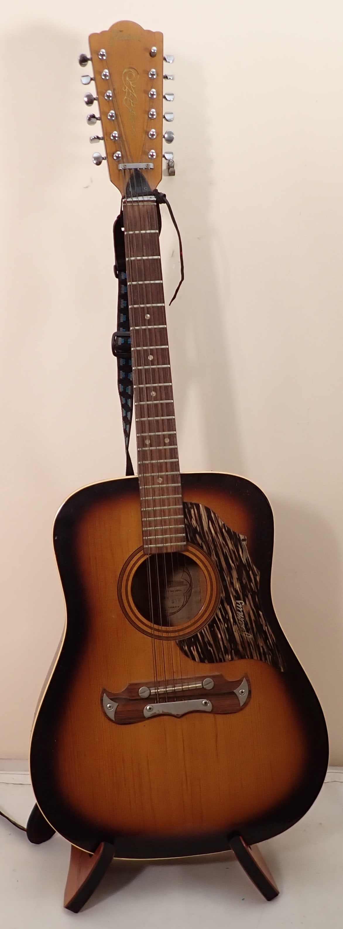 Framus Acoustic Guitar (1 of 20)