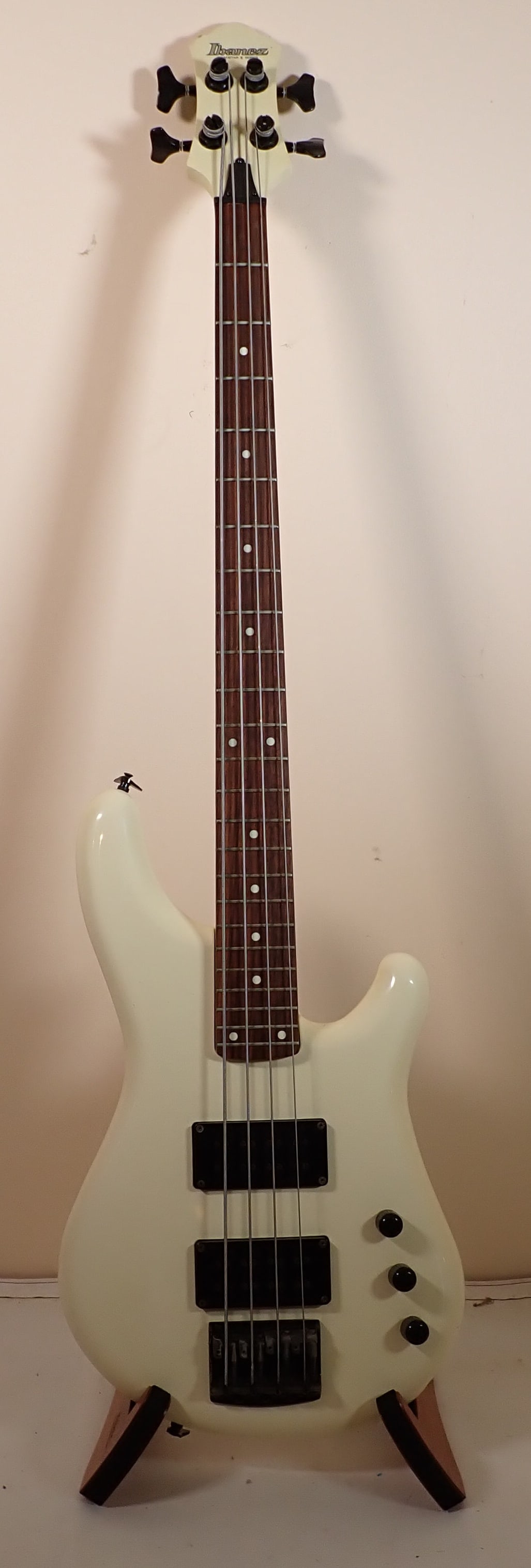 Ibanez Roadster II Series Guitar (1 of 10)