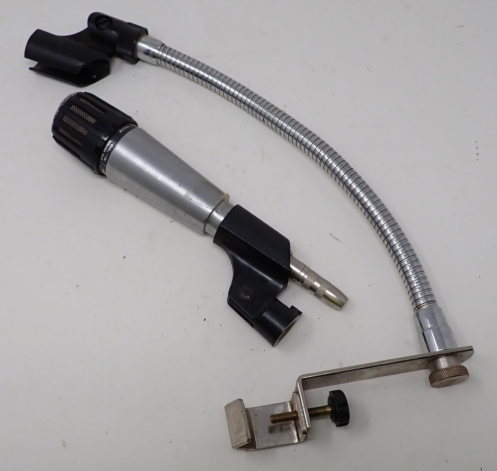 Shure PE58 Unidyne A Microphone: Getting all pictured