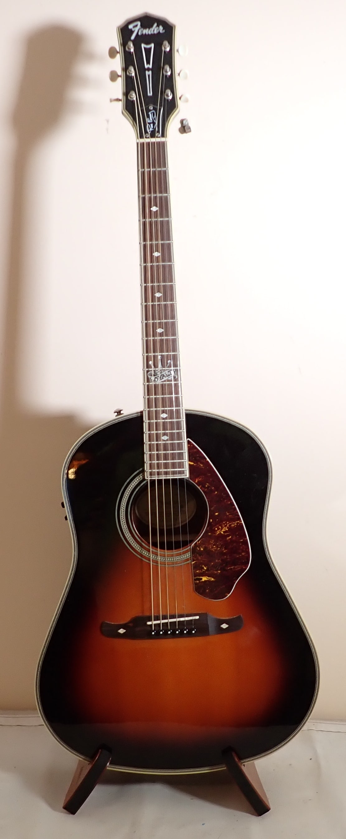 Fender Loyalty Ron Emory Guitar: Apprx 15 1/2" x 41 5/8" . If shipping is needed , it would be packed and shipped thru The UPS Store. It is recommended to contact them for a shipping price. Their email is store5528@theupsstore.com .