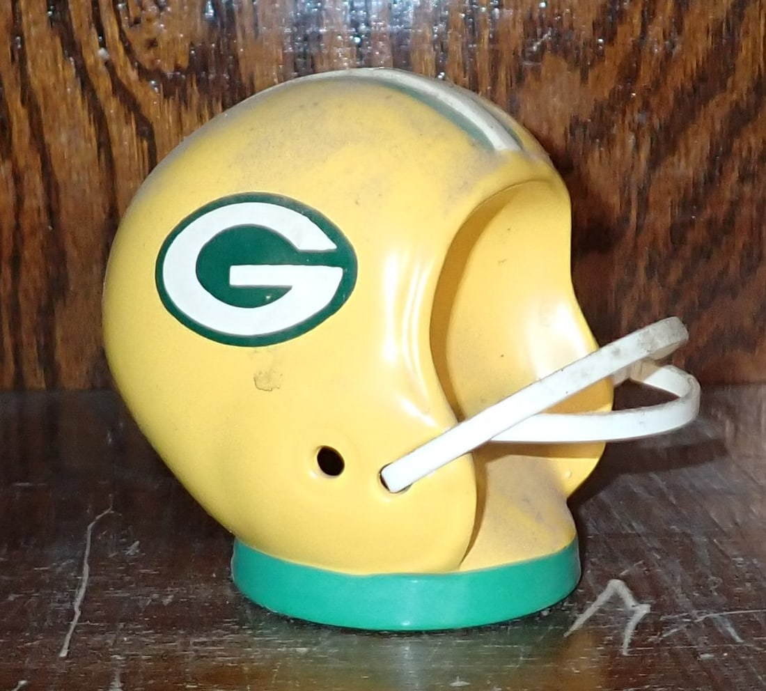 Green Bay Packers Football Ceramic Bank: Approx 4 1/4" tall