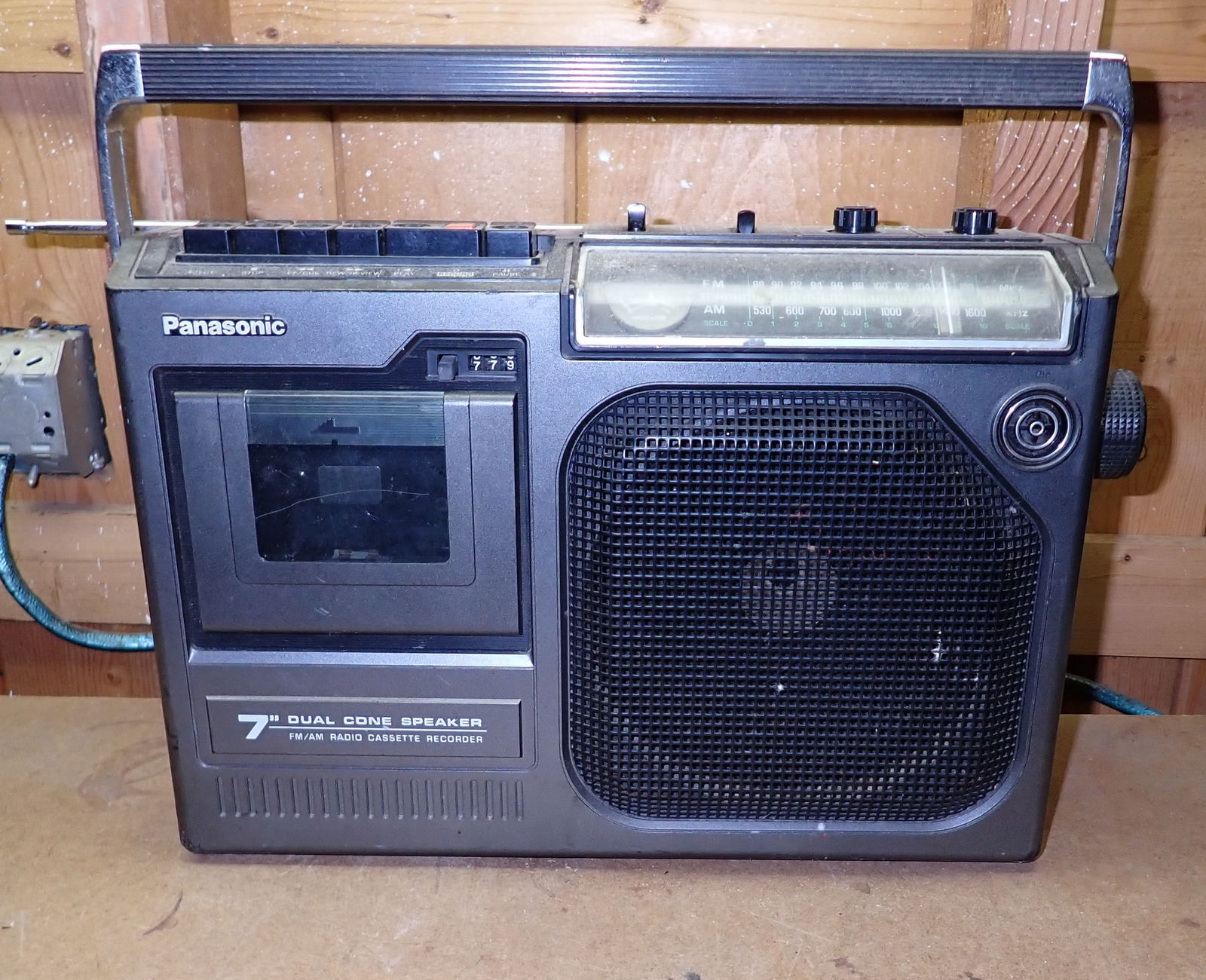 Panasonic RQ-548S Cassette Player / Stereo (1 of 3)