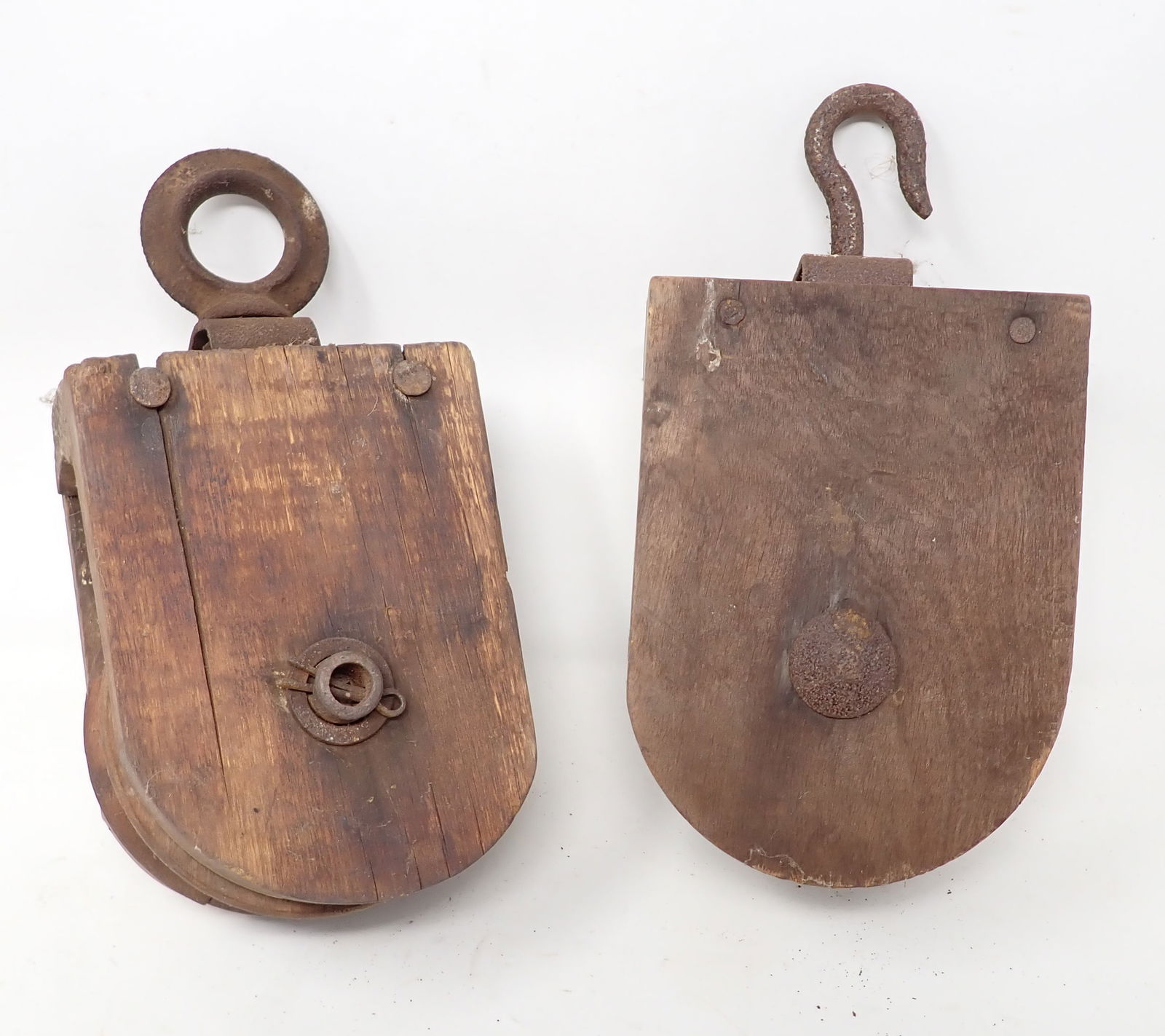 2 Wooden Pulleys (1 of 2)