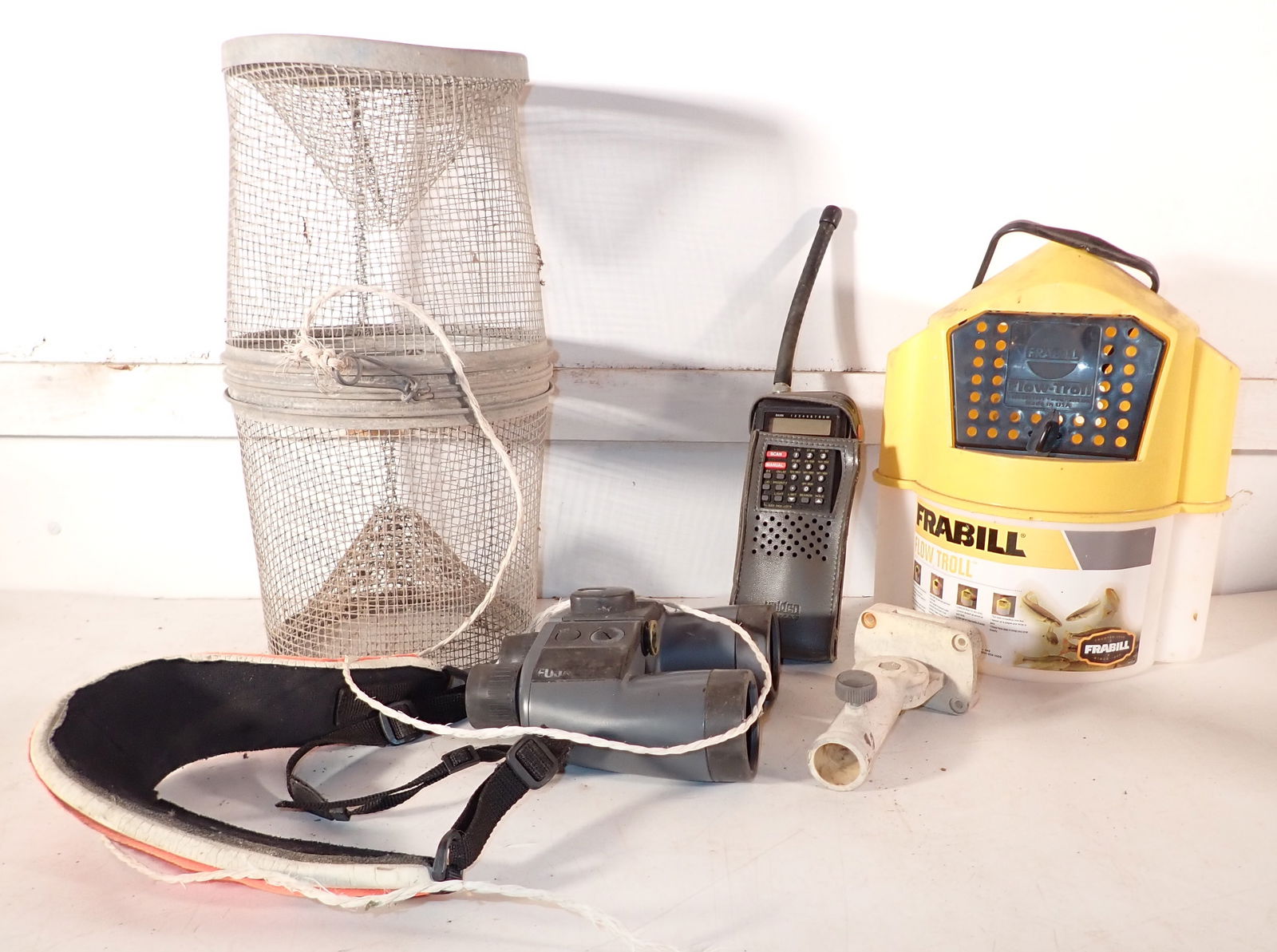 Bait Can / Trap Binoculars CB Radio & Misc (1 of 3)