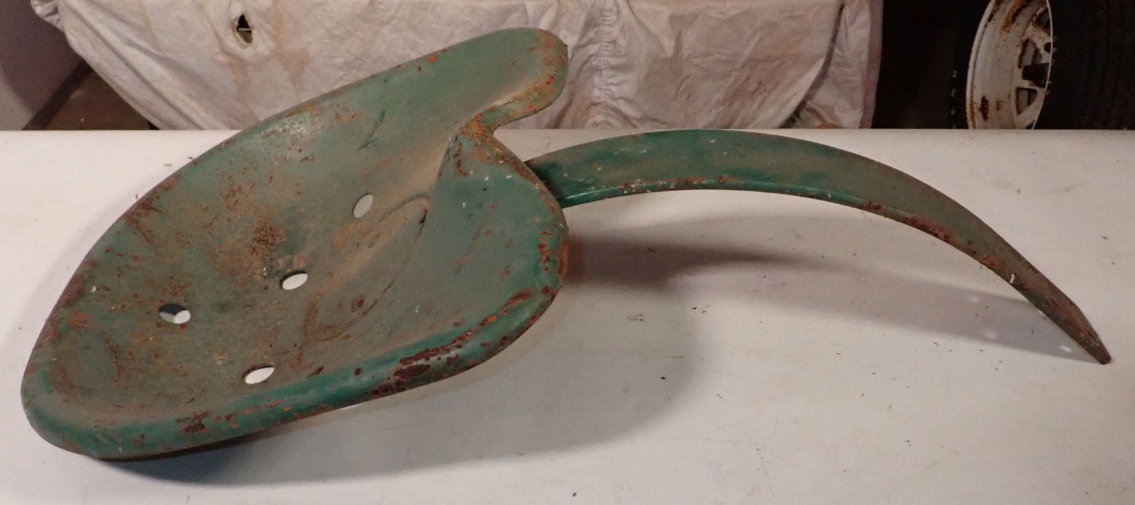 Antique Tractor Seat (1 of 4)