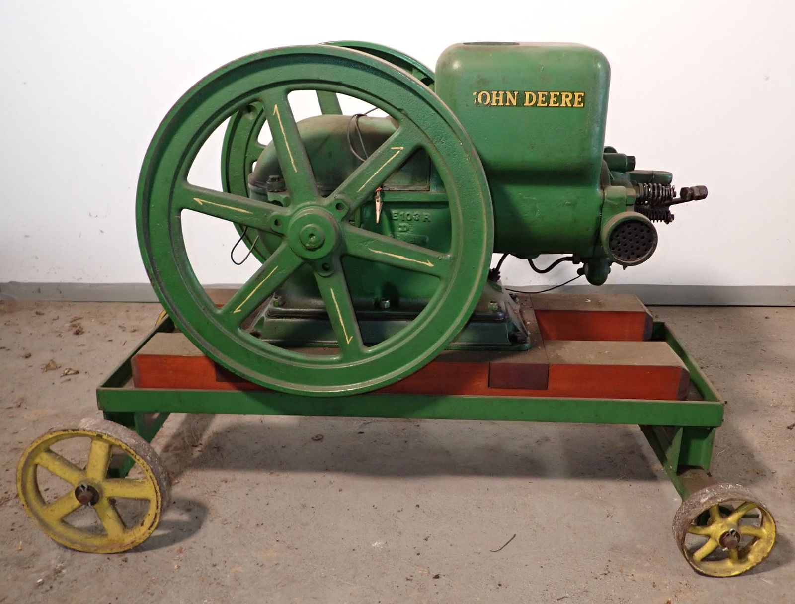 John Deere 1 1/2 Hp Hit & Miss Engine (1 of 10)
