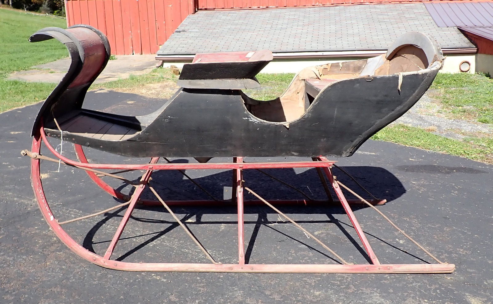 Two Seater Horse Sleigh (1 of 12)