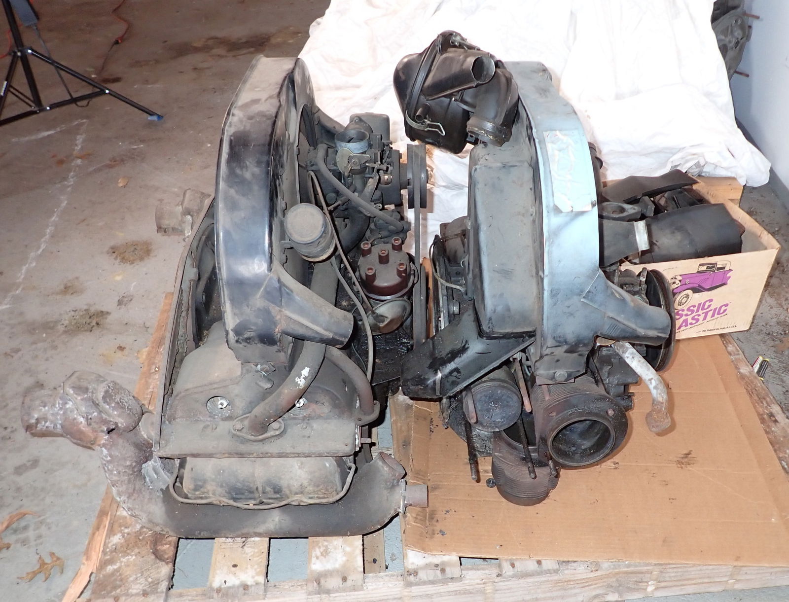 2 Air Cooled Volkswagen Bug Motors & Parts (1 of 7)