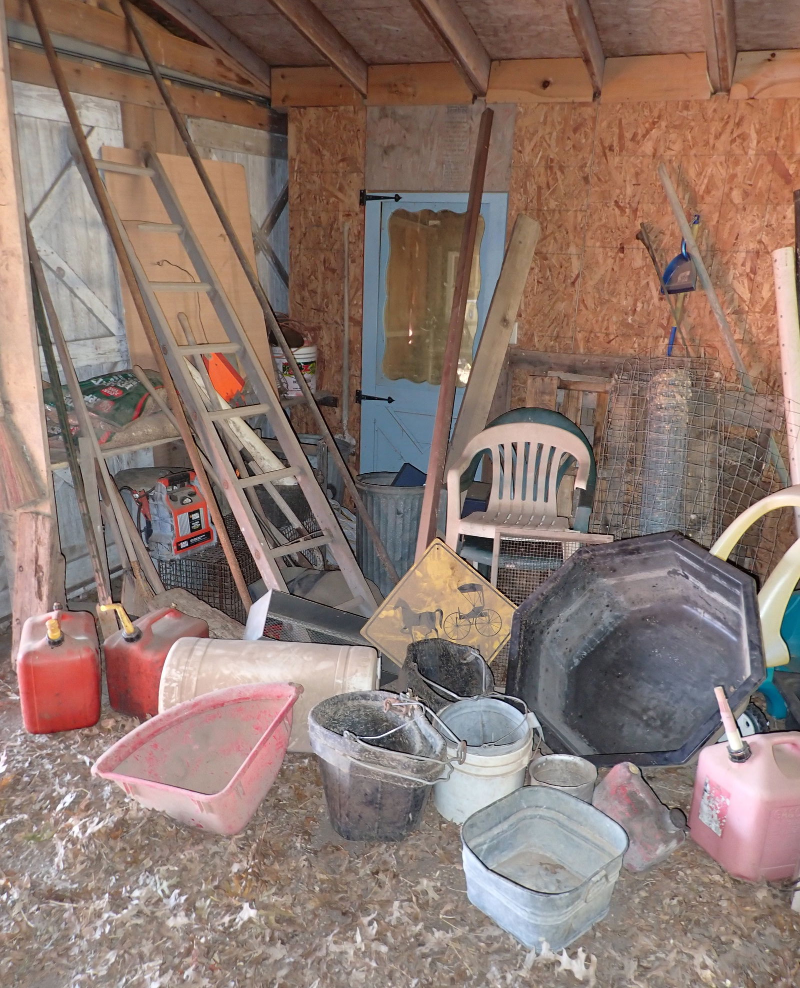 Partial Barn Contents (1 of 9)