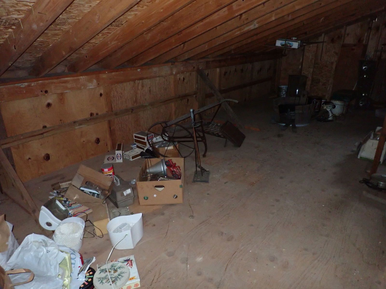 Partial Barn Contents (1 of 17)