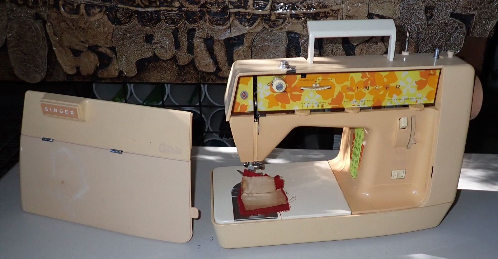 Singer Genie Sewing Machine: Sewing machine