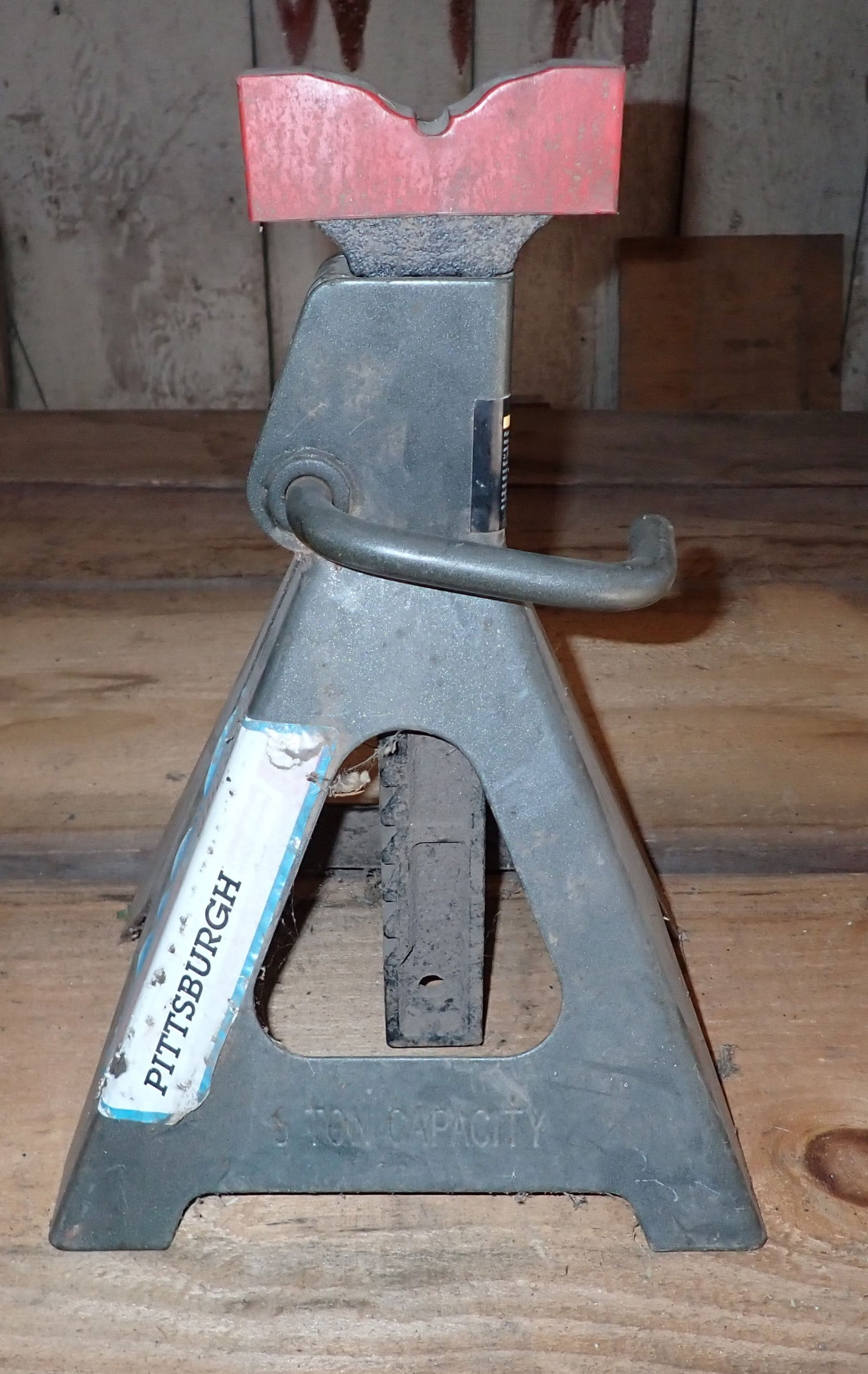 Pittsburgh 6 Ton Jack Stand (1 of 1)
