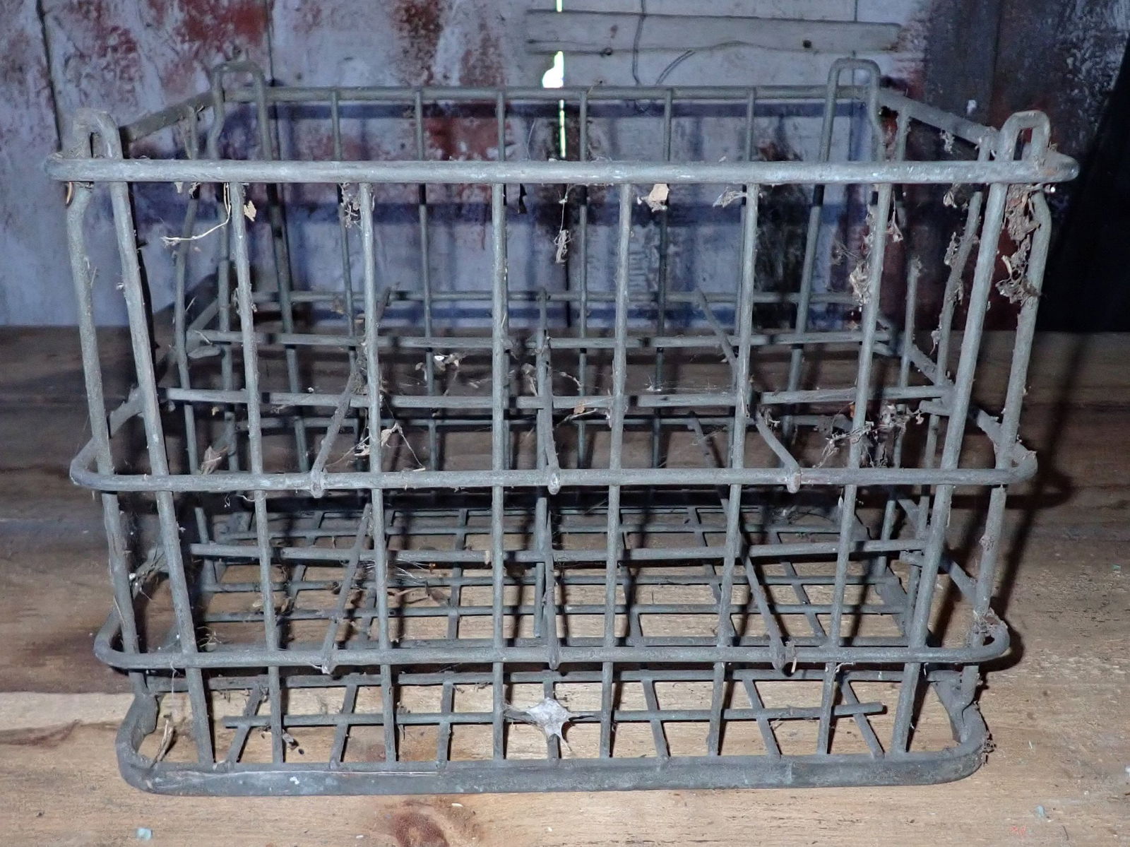 Wire Milk Crate (1 of 2)