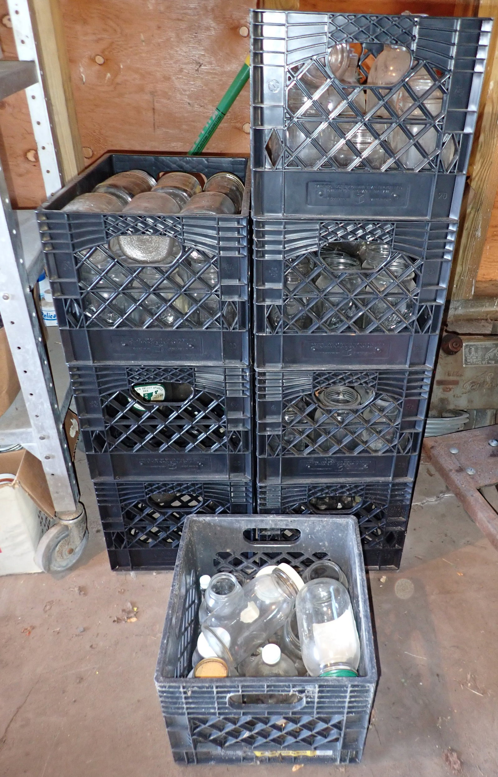 Crates of Canning Jars: Bring boxes ! Crates are not included. No shipping !
