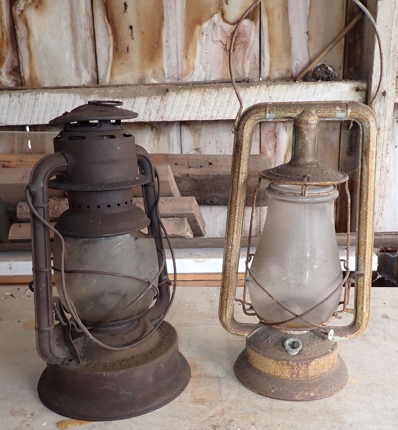 Clipper & Dietz 22 Large Fount Lanterns: No shipping