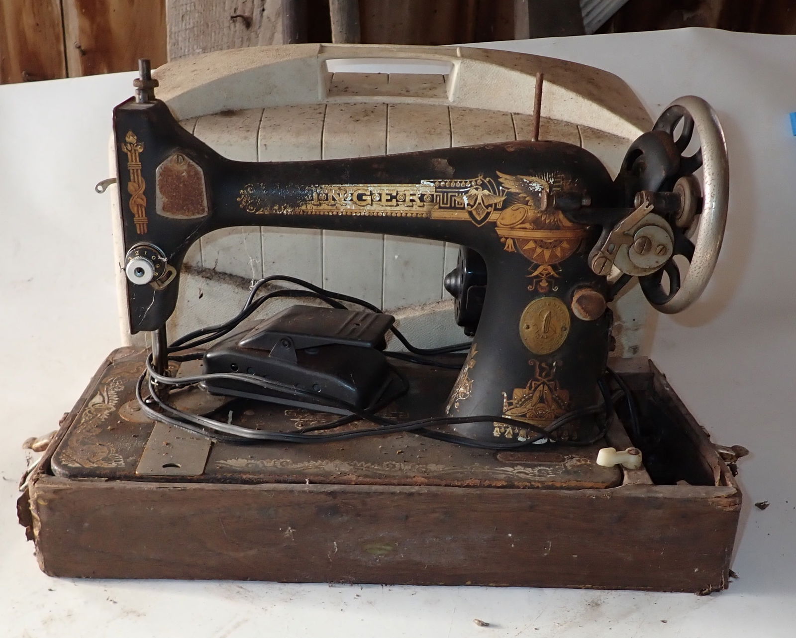 Singer Sewing Machine: No shipping