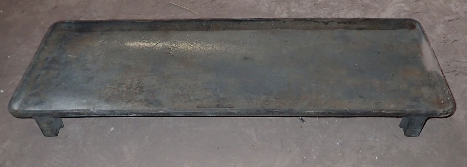 Footed Cast Iron Griddle / Tray (1 of 4)