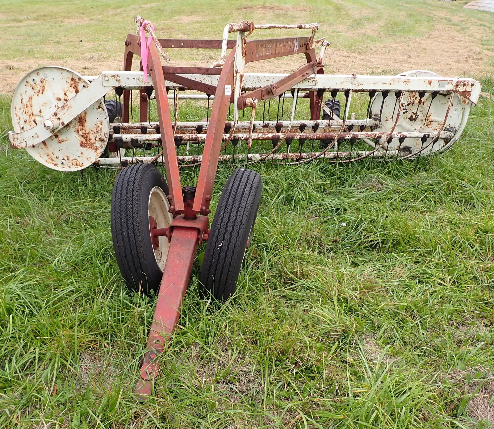 International 35 Hay Rake (1 of 6)