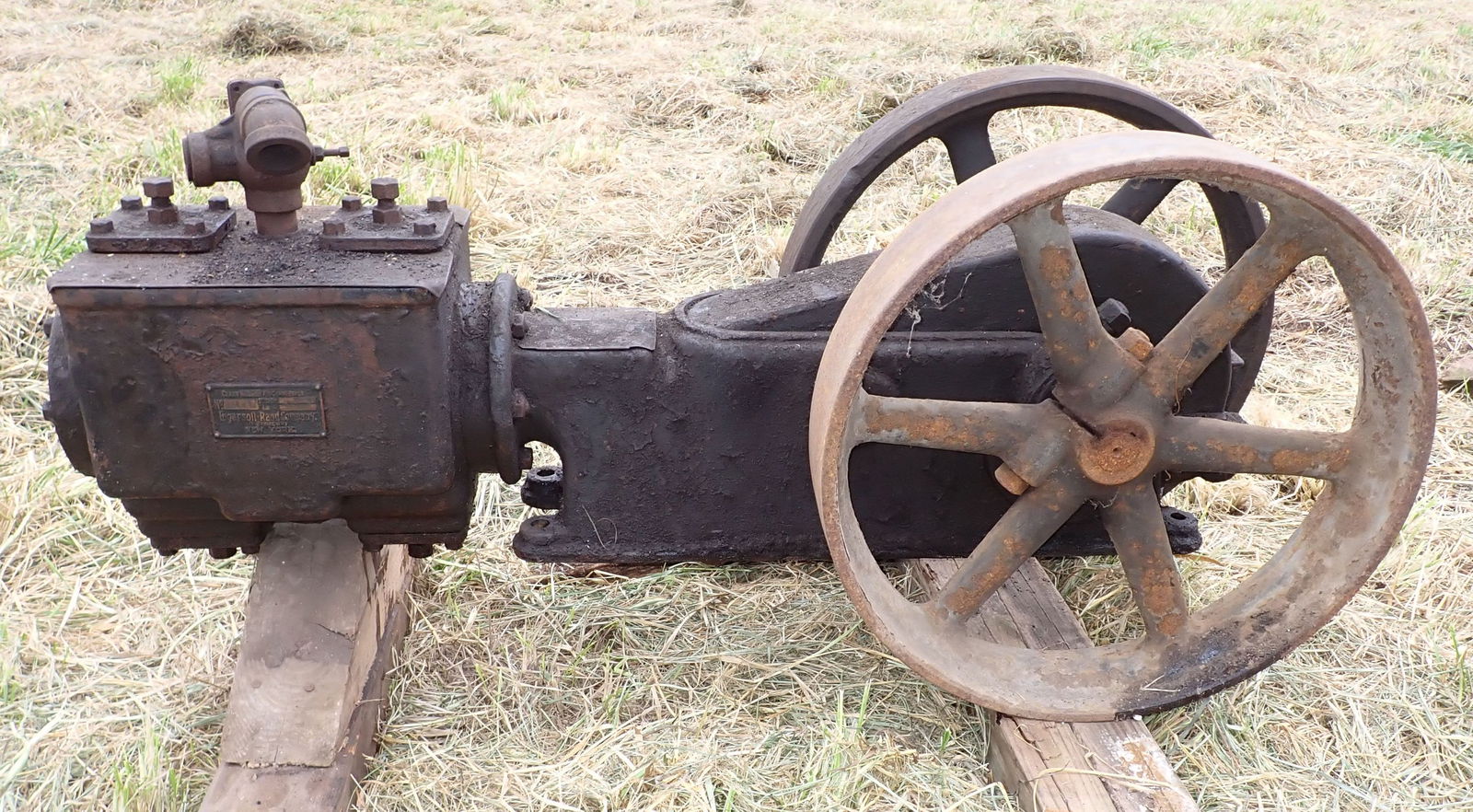 Antique Ingersoll Rand Air Compressor (1 of 11)