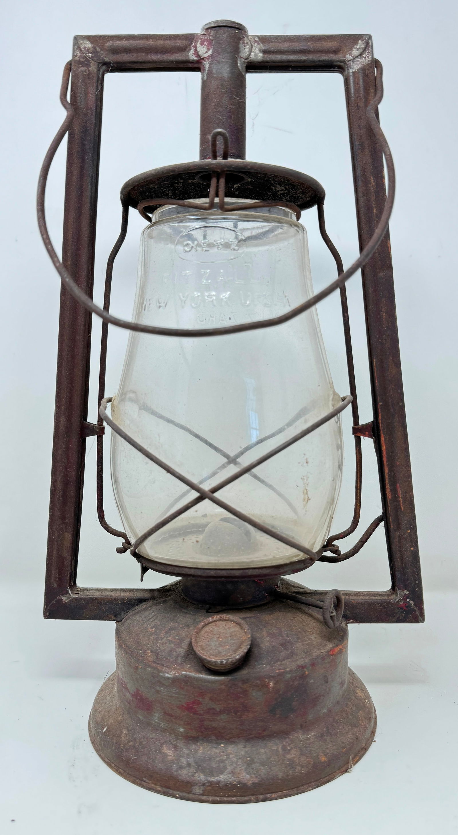 Dietz Victor Tubular Lantern w/ Blizzard Globe (1 of 4)