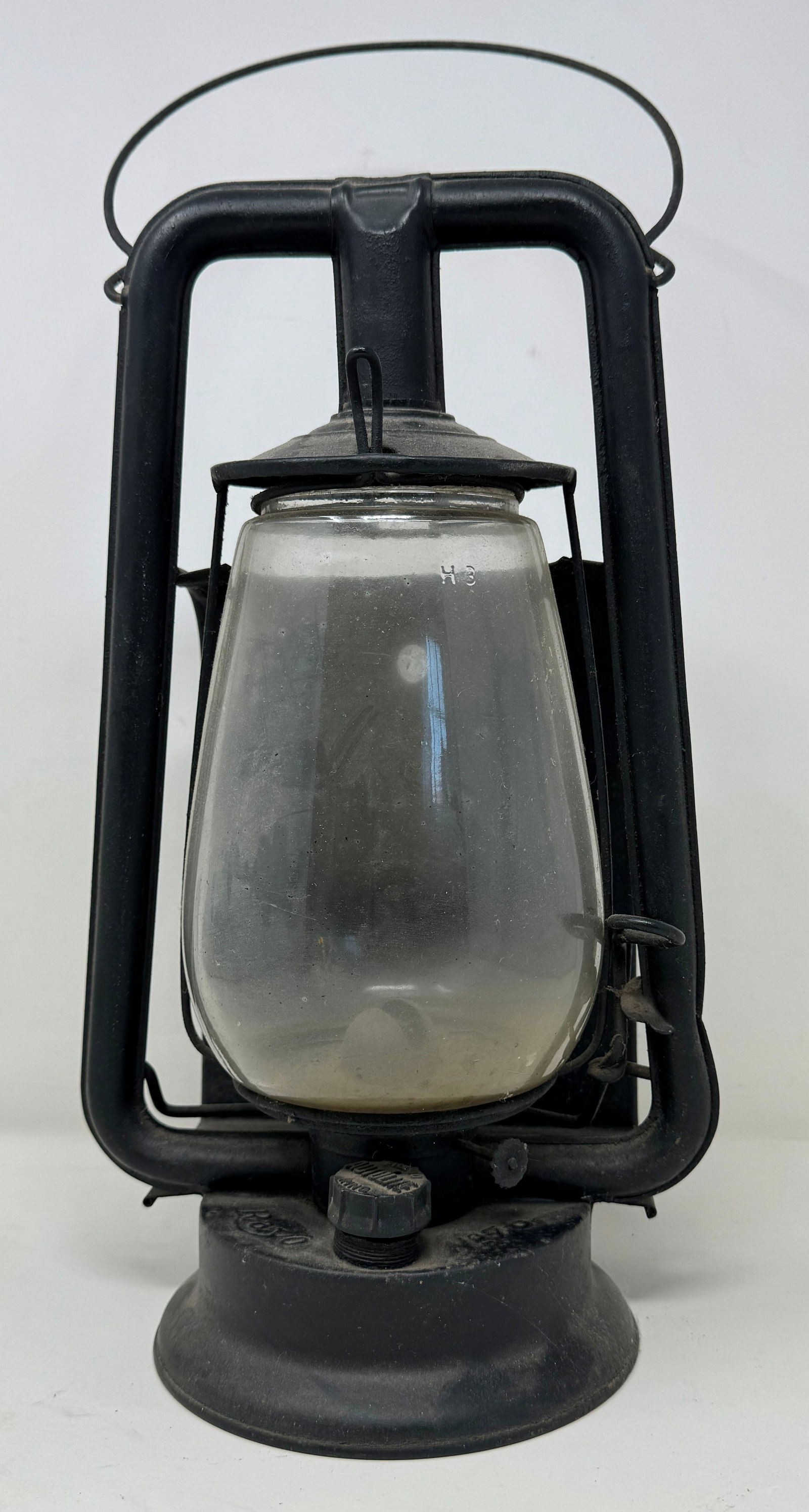 Rayo No. 76 Hot Blast Lantern (1 of 4)