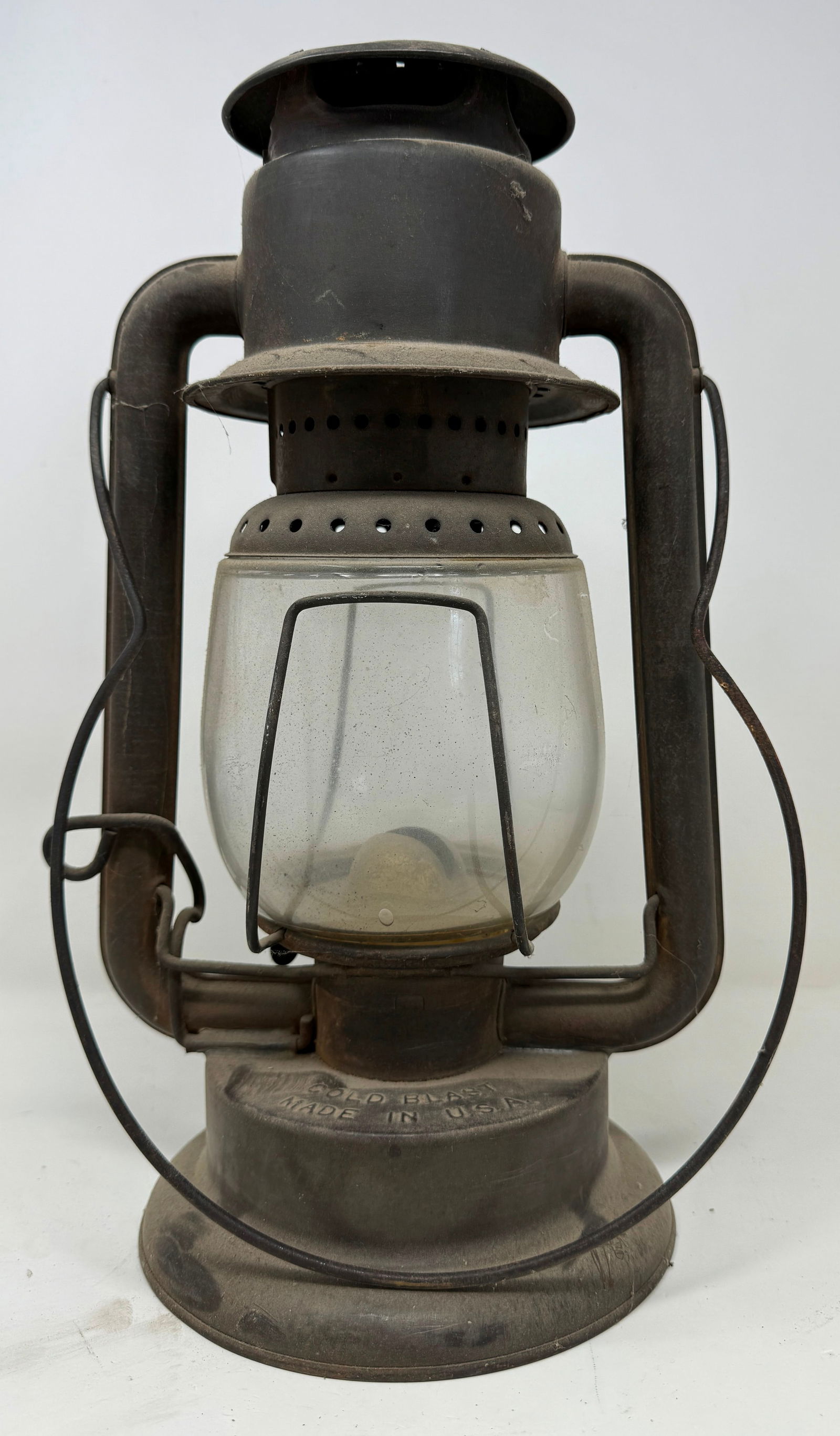 Rayo No. 100 Cold Blast Lantern (1 of 4)