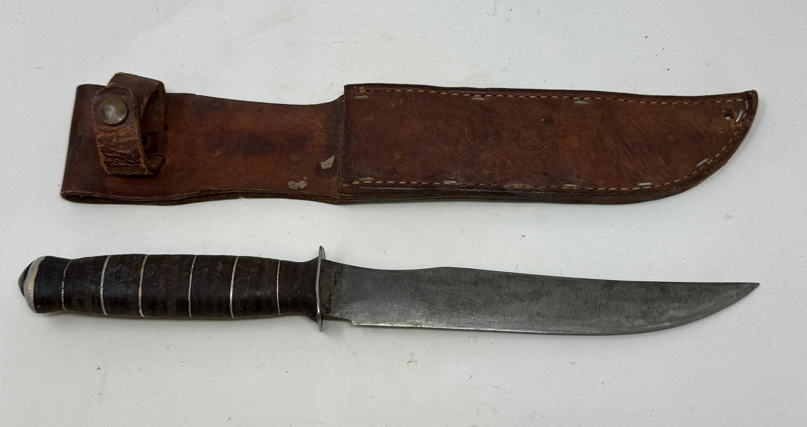Hunting Knife: Sheath is not the correct one. Approx 12 3/4" long