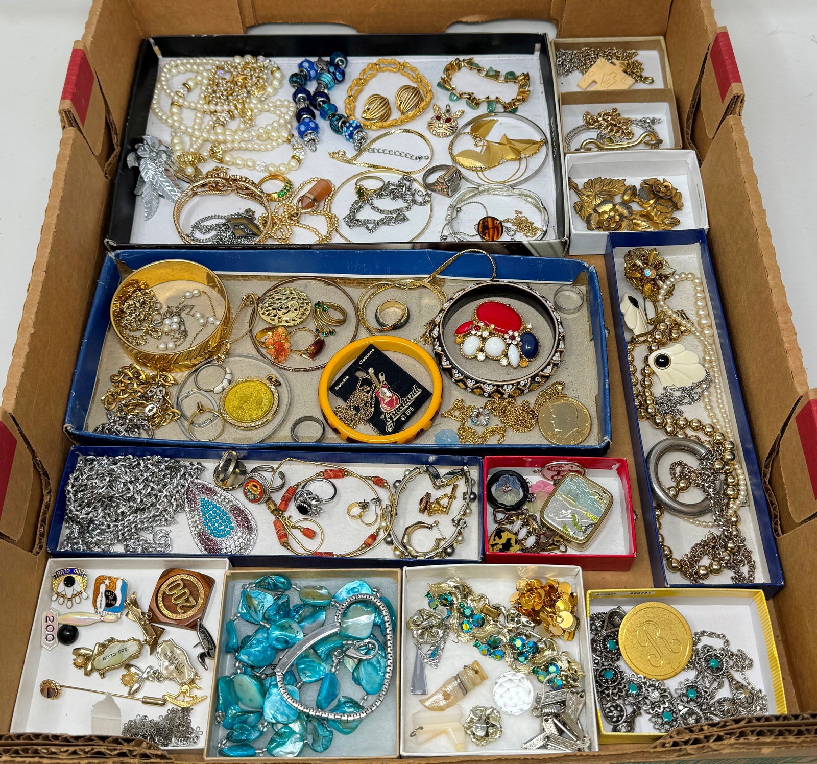 Necklaces Rings Brooches Misc Jewelry (1 of 6)