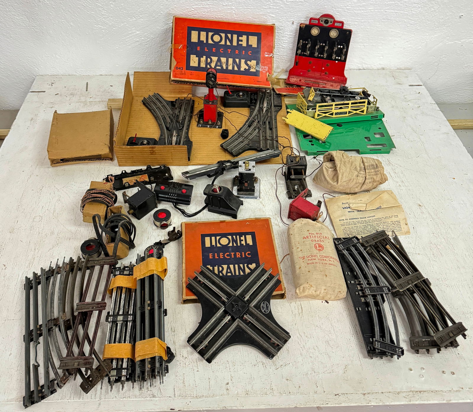 Lionel Panel Board Switch Tracks Crossing & Misc (1 of 9)