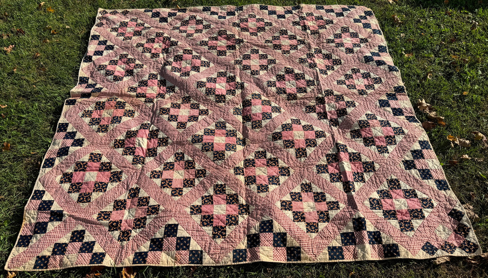 Antique Quilt: Apprx 83" x 83"