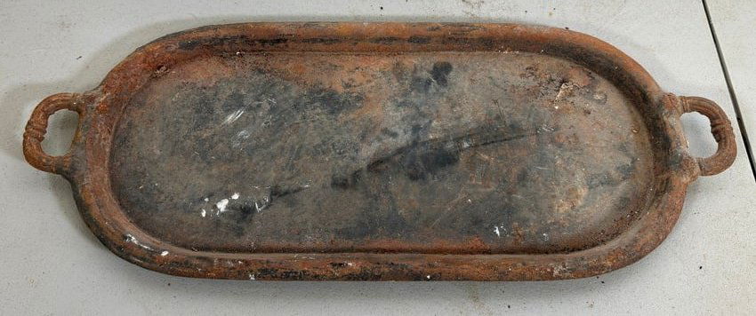 Early Cast Iron Griddle (1 of 2)