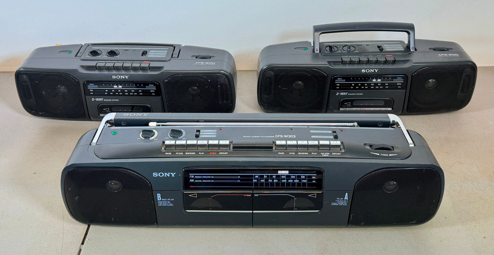 Sony CFS-200 CFS-W303 Cassette Players Stereos (1 of 5)