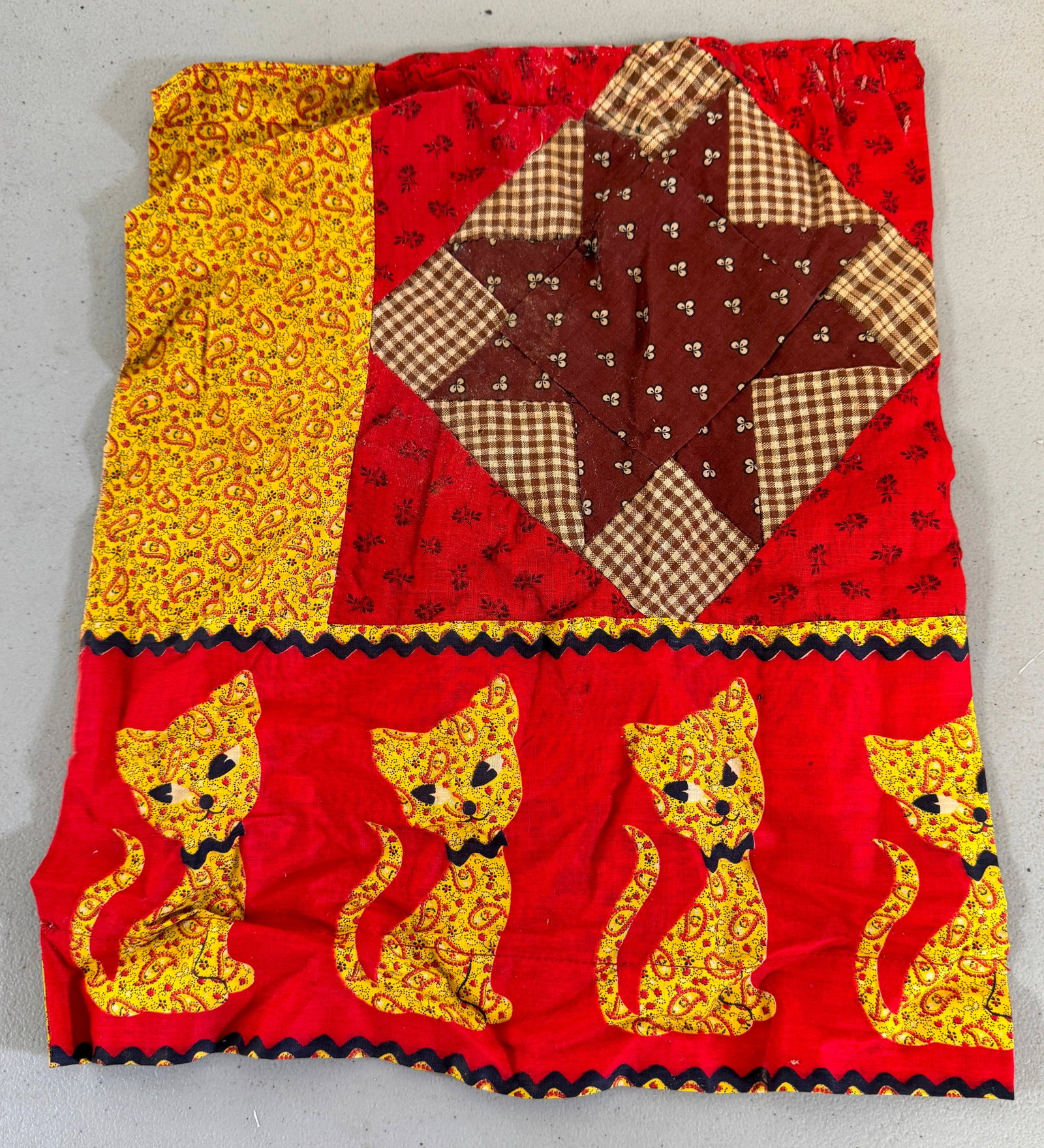 Antique Quilt Cat Bag: Approx 13" x 16"