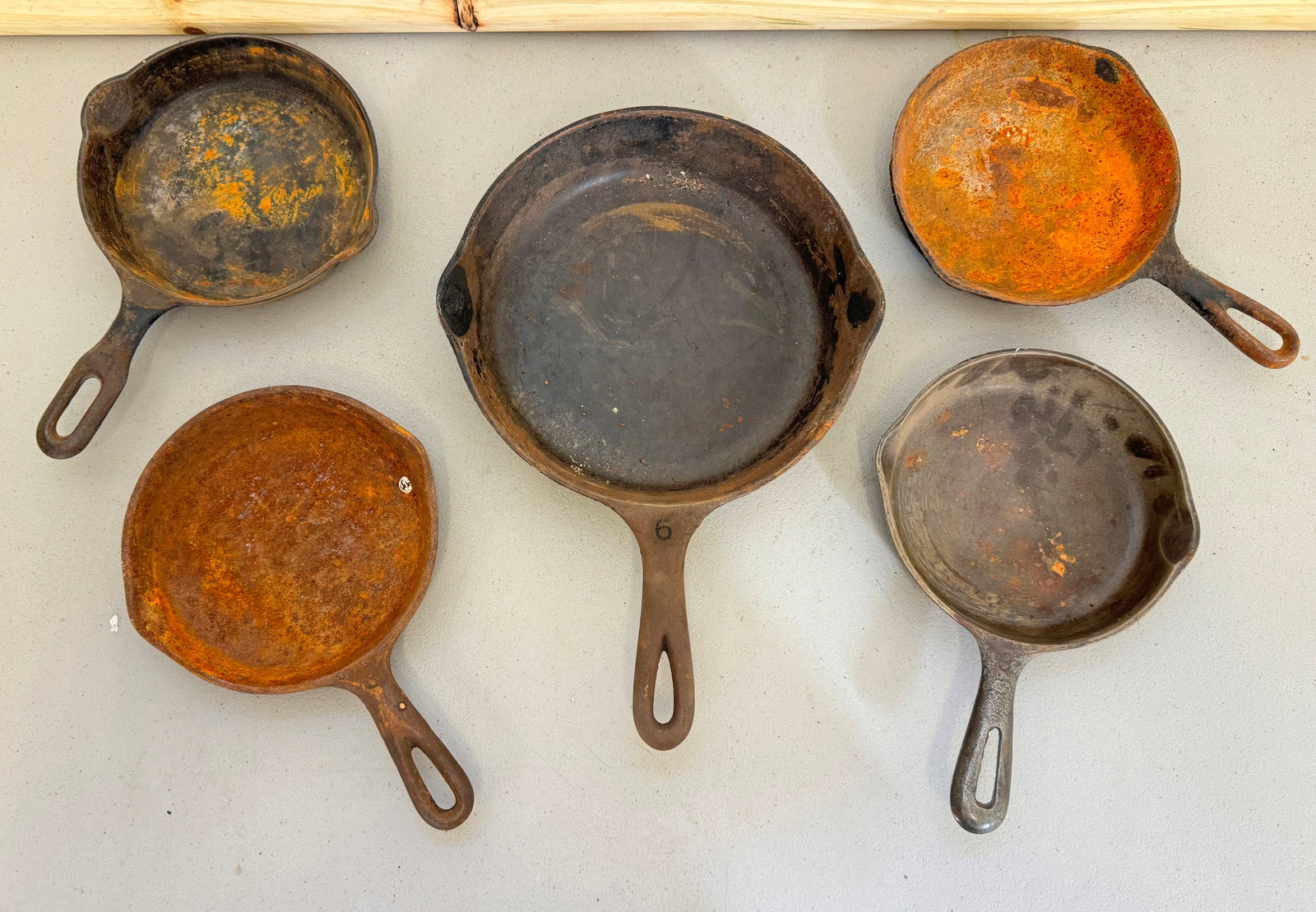 Cast Iron Skillets No. 6 & No. 3: Getting all pictured