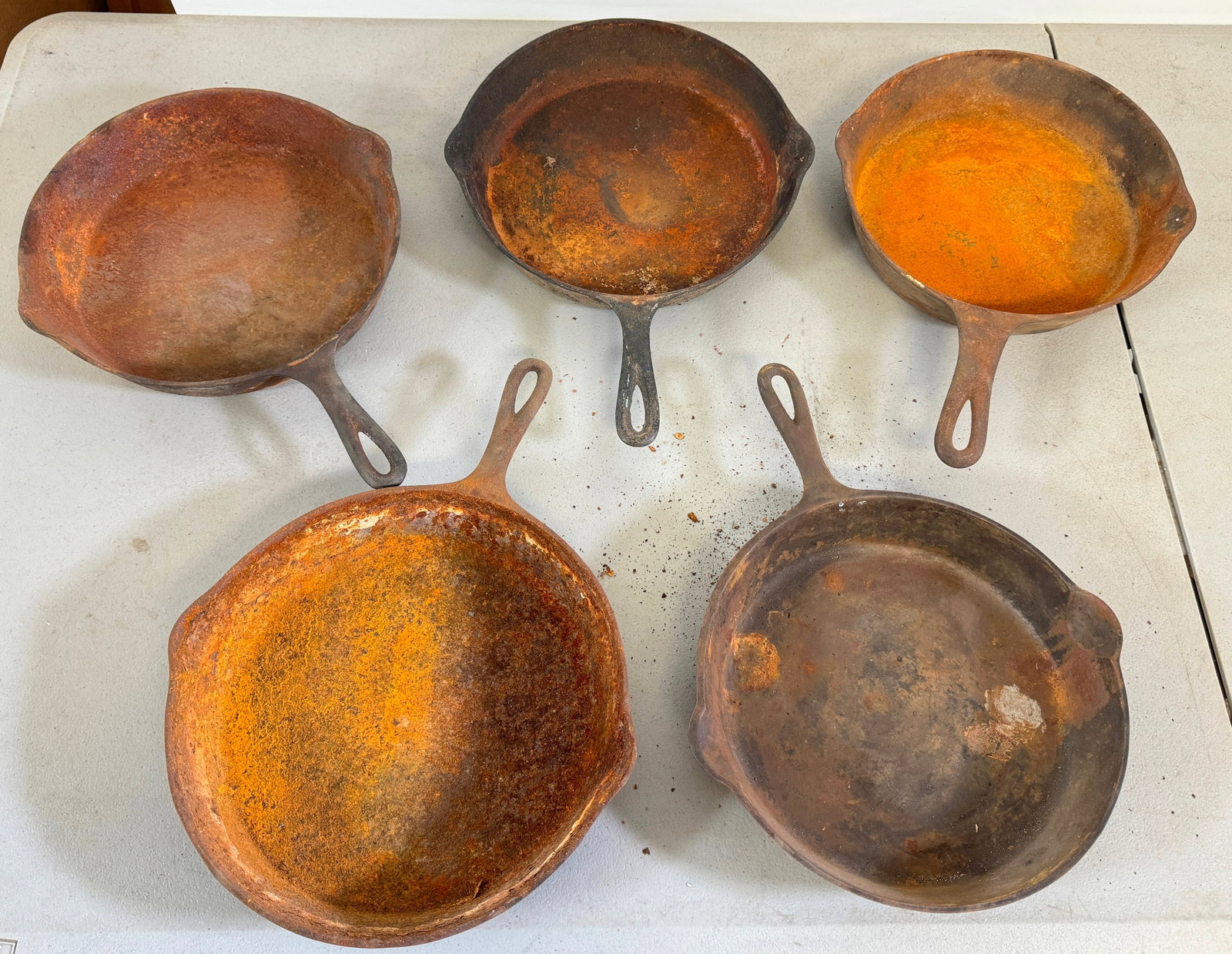 5 No. 8 Cast Iron Skillets: NO shipping