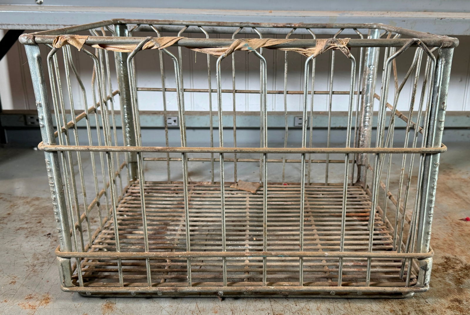 1970 Krauszers Dairy Wire Milk Crate (1 of 1)