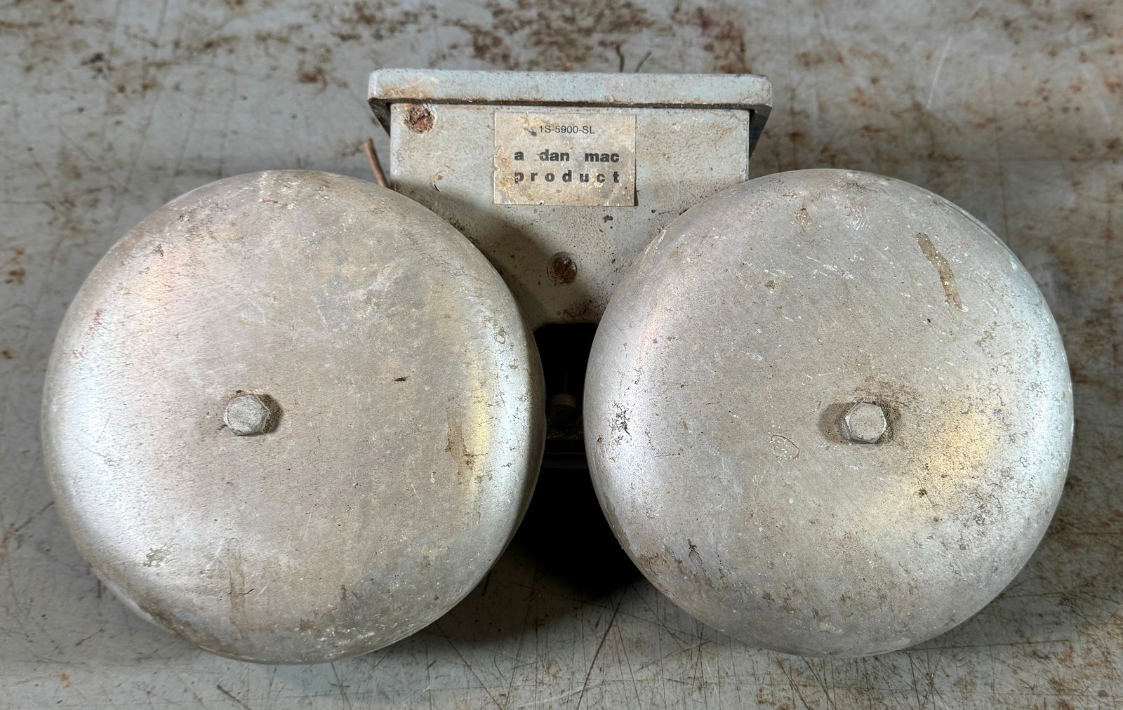 A Dan Mac Bell (1 of 2)