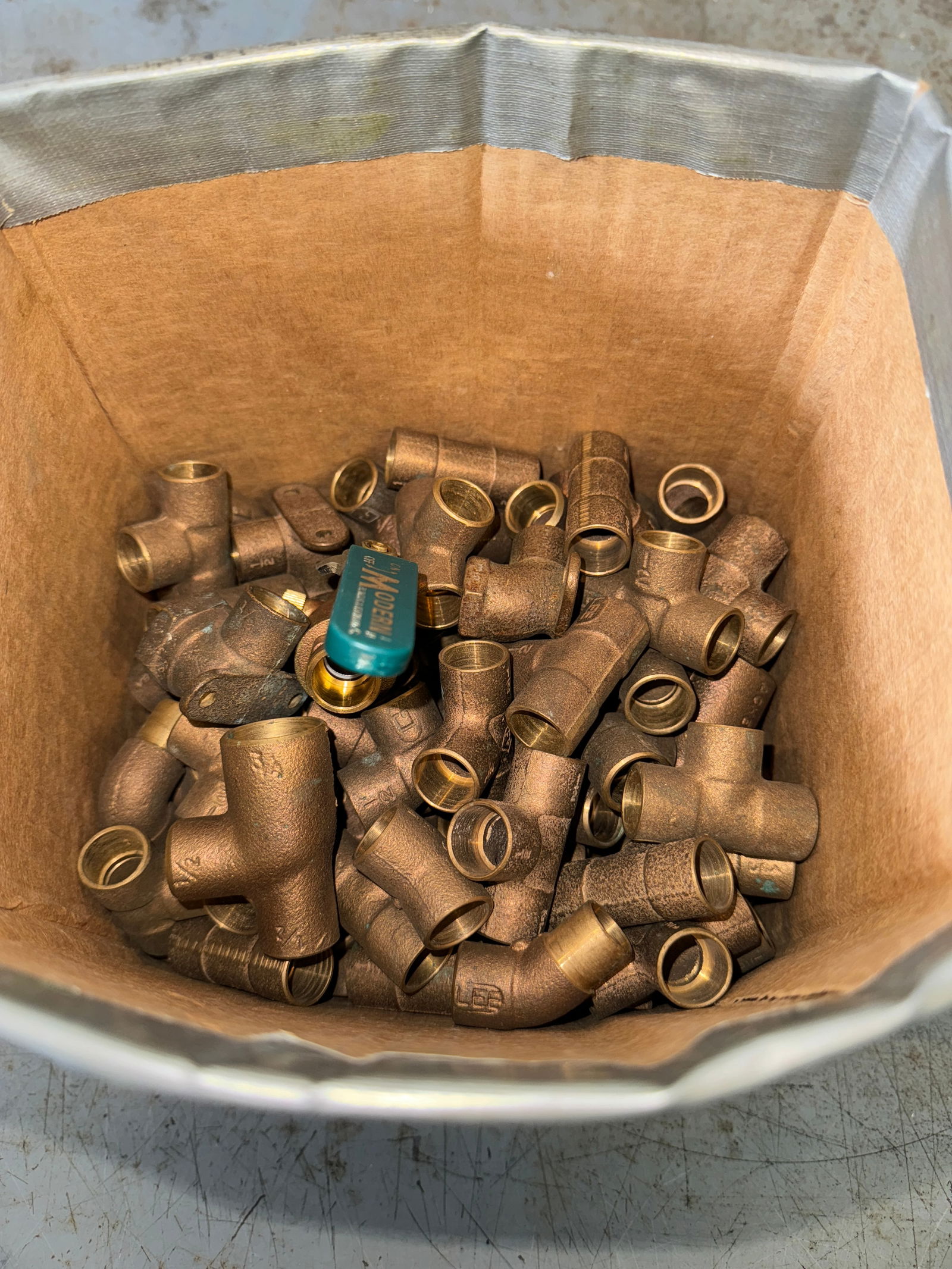 1/2" Brass Fittings: Most are 1/2". Guessing, it is approx 10lbs