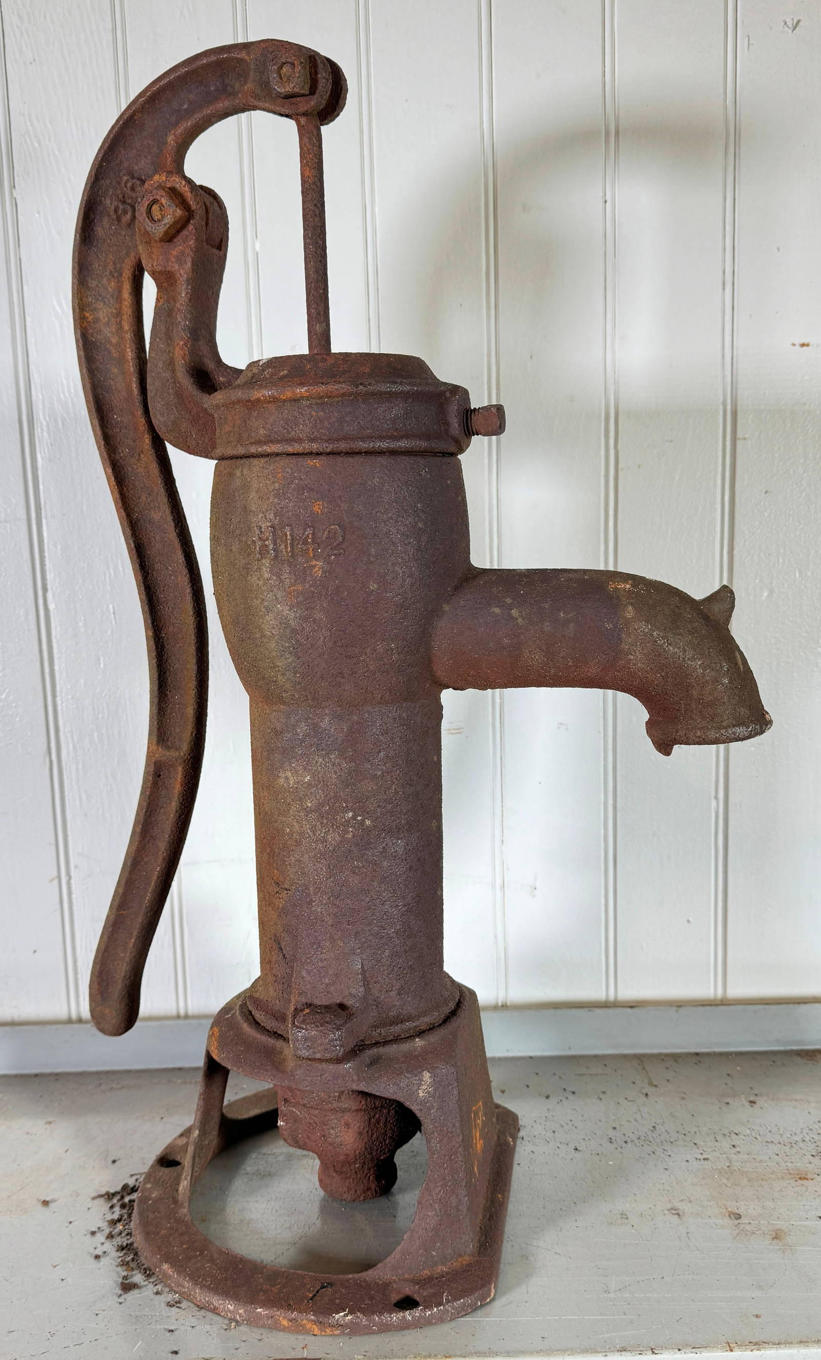 F&w Cast Iron Well Pump Auction