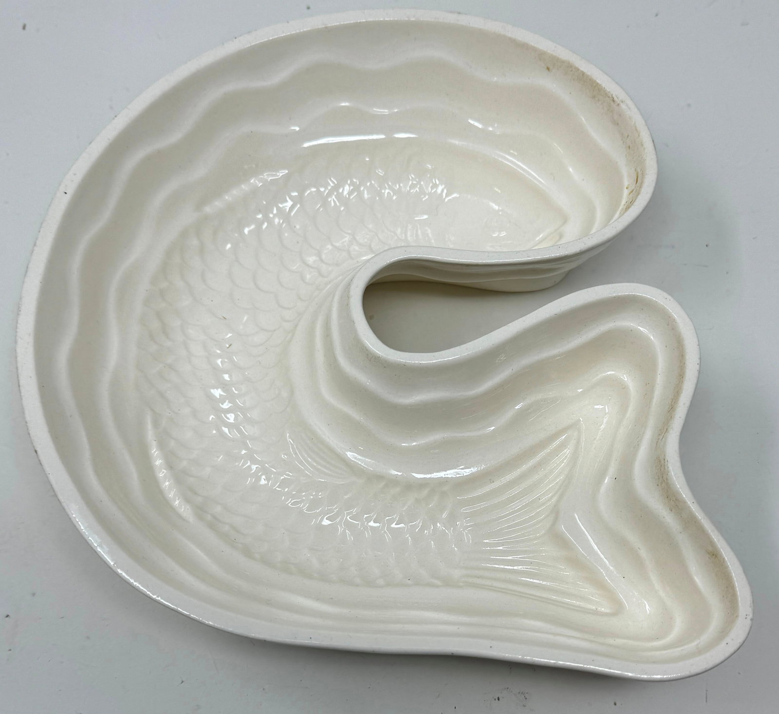 Waechtersbach Fish Mold: Approx 9" x 8" x 2 1/2" tall